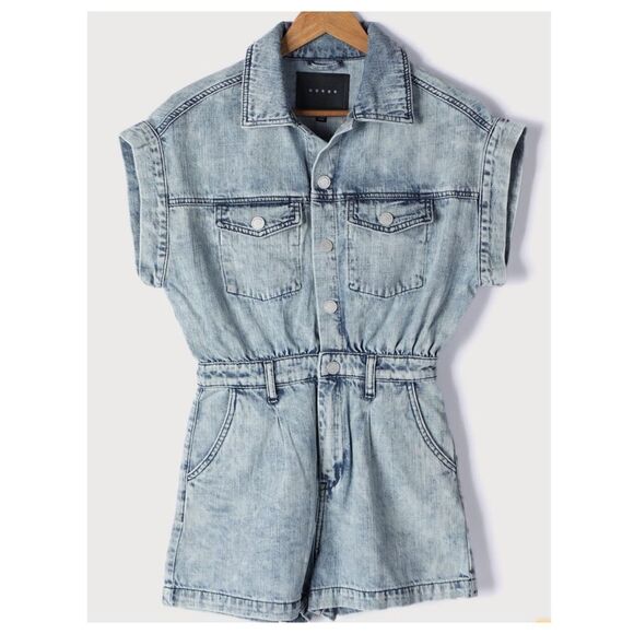 Blank NYC Light Wash Denim Short Sleeve Romper LARGE NWT - Picture 2 of 16
